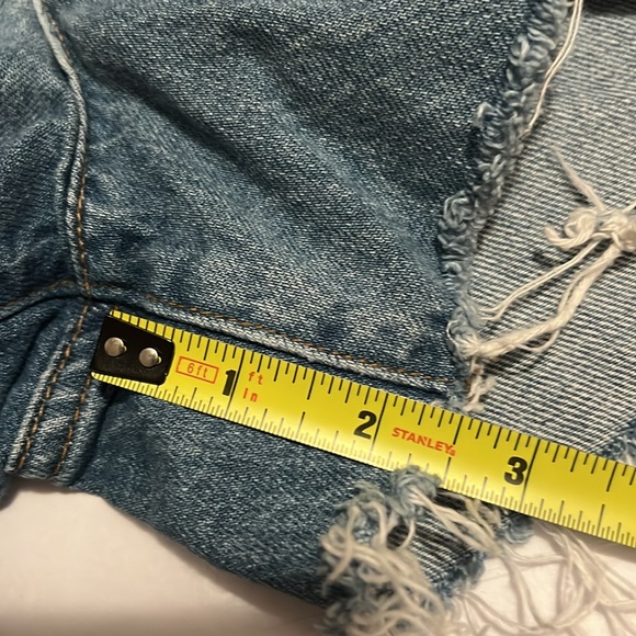 LN LUCKY BRAND “THE CUT OFF” SHORTS (30) - Picture 9 of 10
